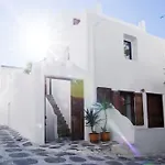 Madres Daire Mykonos Town