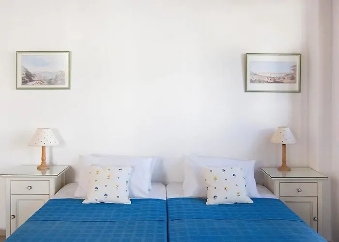 Madres * Mykonos Town