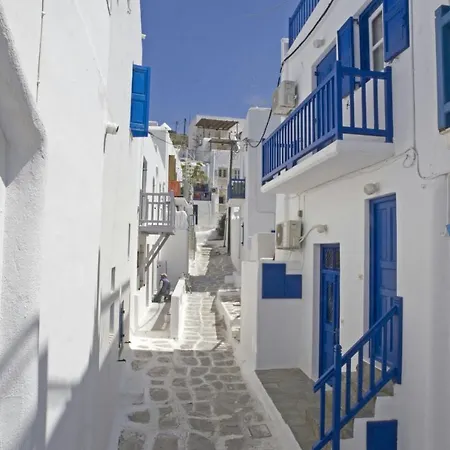 Madres Mykonos Town