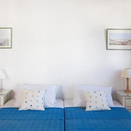 Madres * Mykonos Town